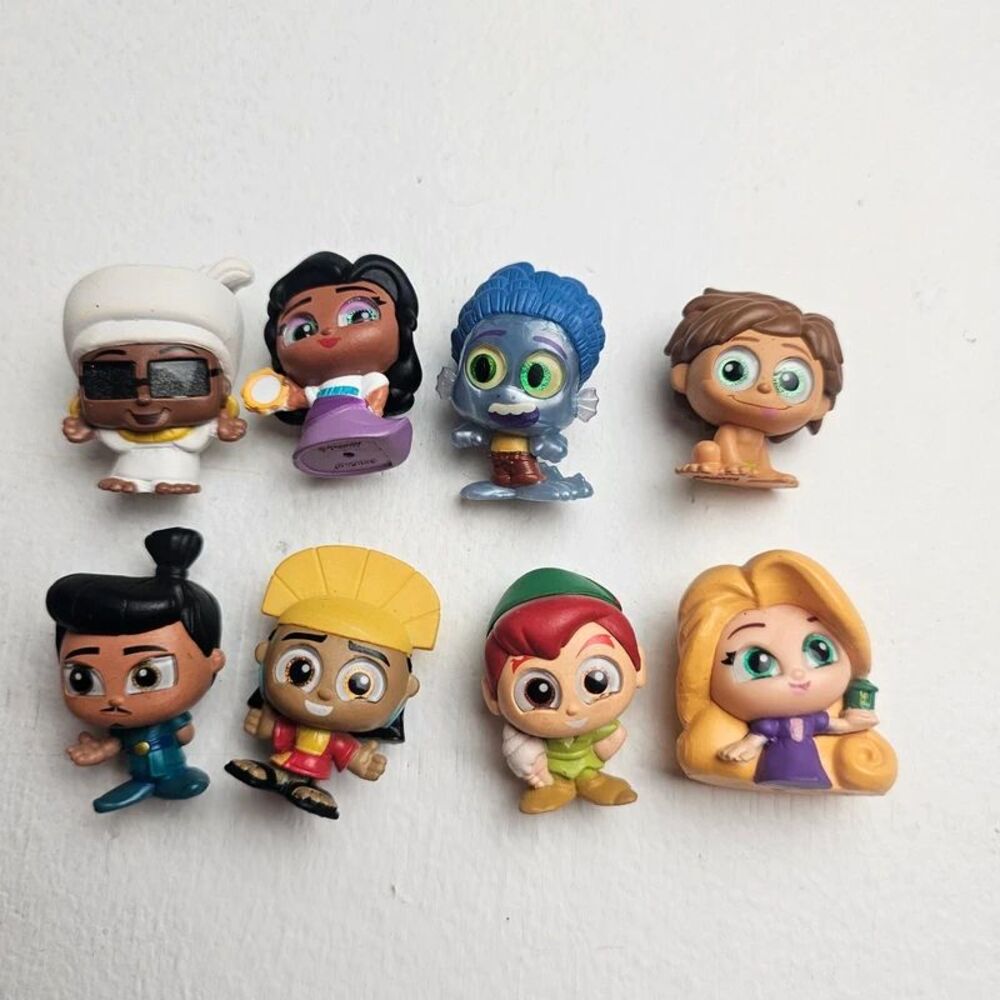 Disney Doorables lot of 8